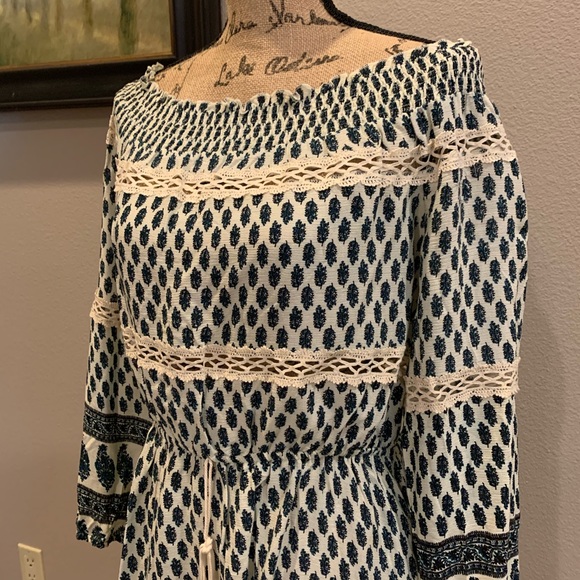 Off Shoulder Patterned Dress by Clay - Picture 4 of 8